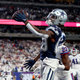 Dallas Cowboys WR CeeDee Lamb makes an incredible one-handed grab for a TD